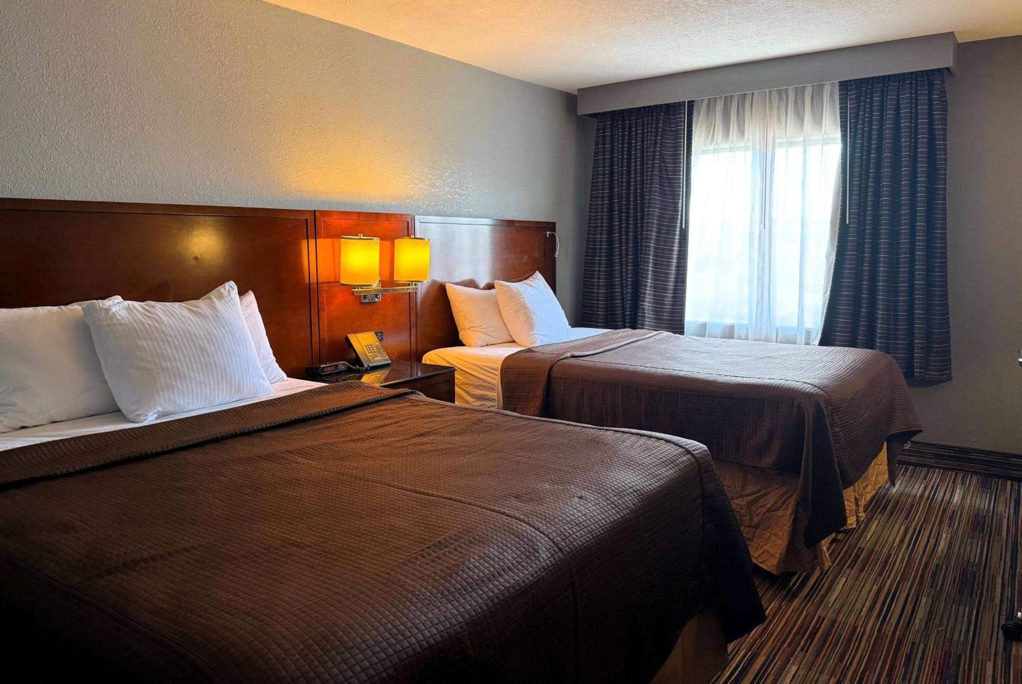 Travelodge By Wyndham Bloomington Exteriér fotografie